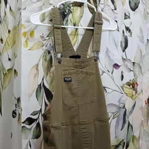 Wildfang essential overall olive green, size M